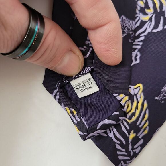 Mignon Faget Men's Necktie 100% Silk Navy Blue LSU Tigers Pattern NOLA Football - Picture 5 of 6